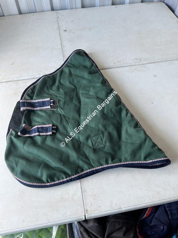 HY 50g Stable Neck - Small/Medium **NOT Washed**
