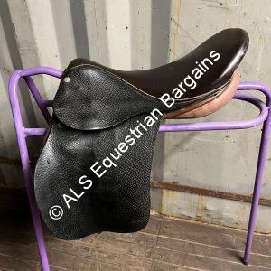 16" Black GP Saddle - Medium Wide