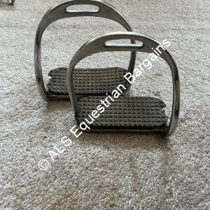 4.5" Bent Leg Stirrups