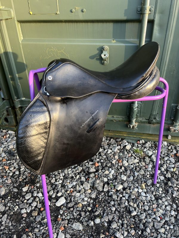 18.5" Cliff Barnsby Black GP Saddle - Medium