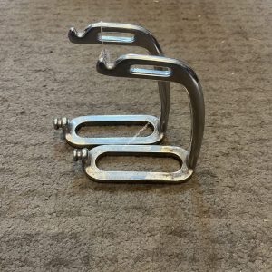 4.25" Peacock Stirrups