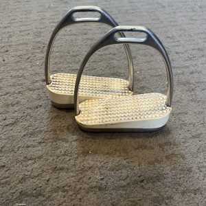 4.5" Stirrups