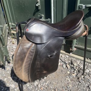 17.5" Albion Legend Black Jump Saddle - Medium Wide