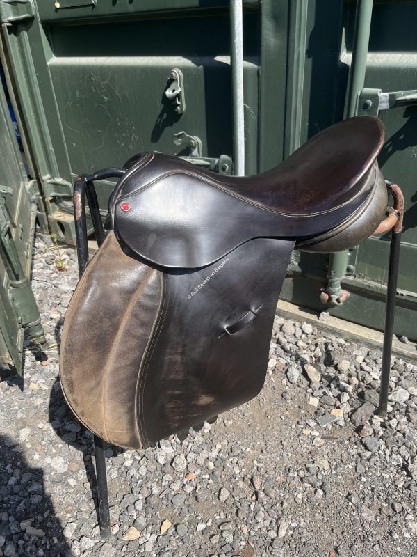 17.5" Albion Legend Black Jump Saddle - Medium Wide