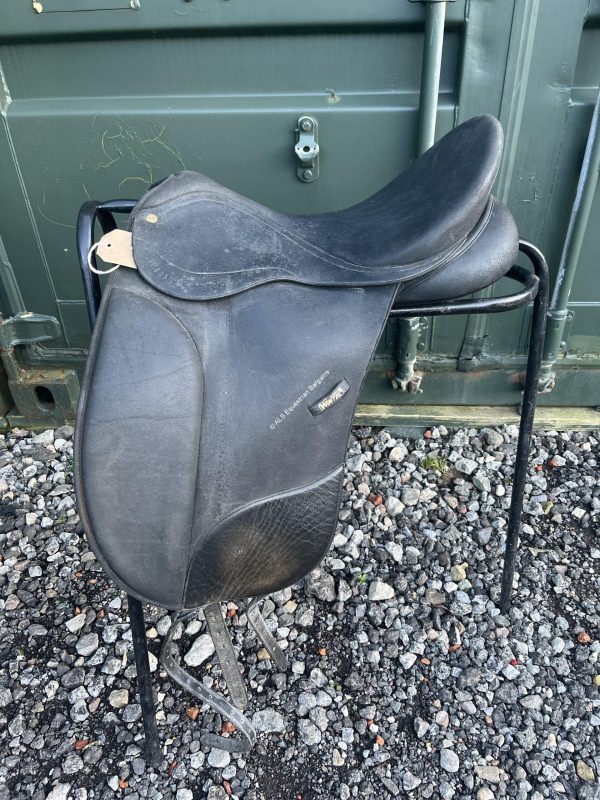 17" Wintec Pro Black Dressage Saddle
