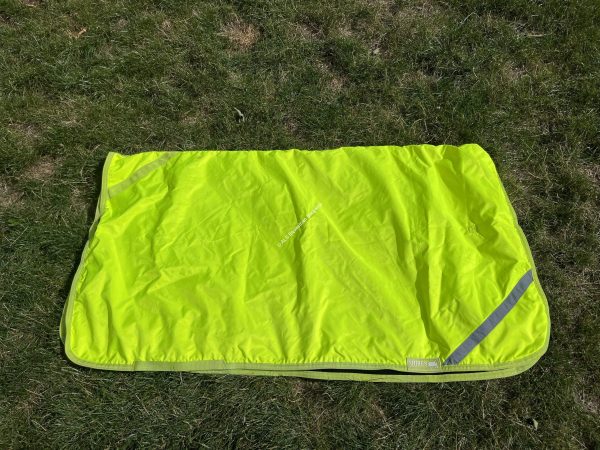 4ft9 Shires Fleece Lined Hi Vis Showerproof Exercise Sheet